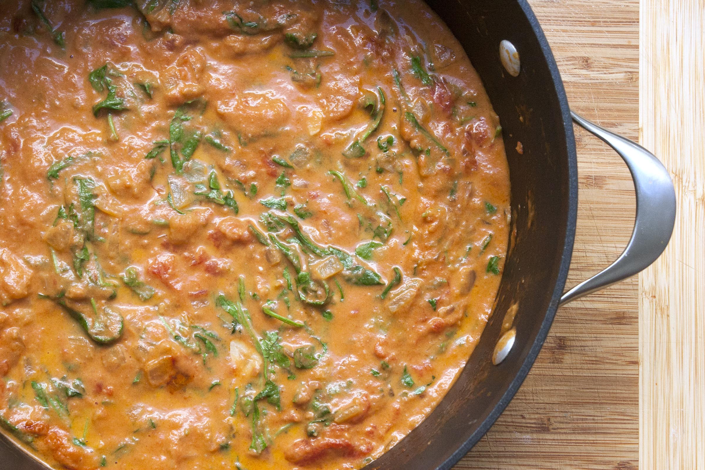 Bowl of Gorgonzola & Arugula Marinara and Pasta • www.lifeaswecookit.com