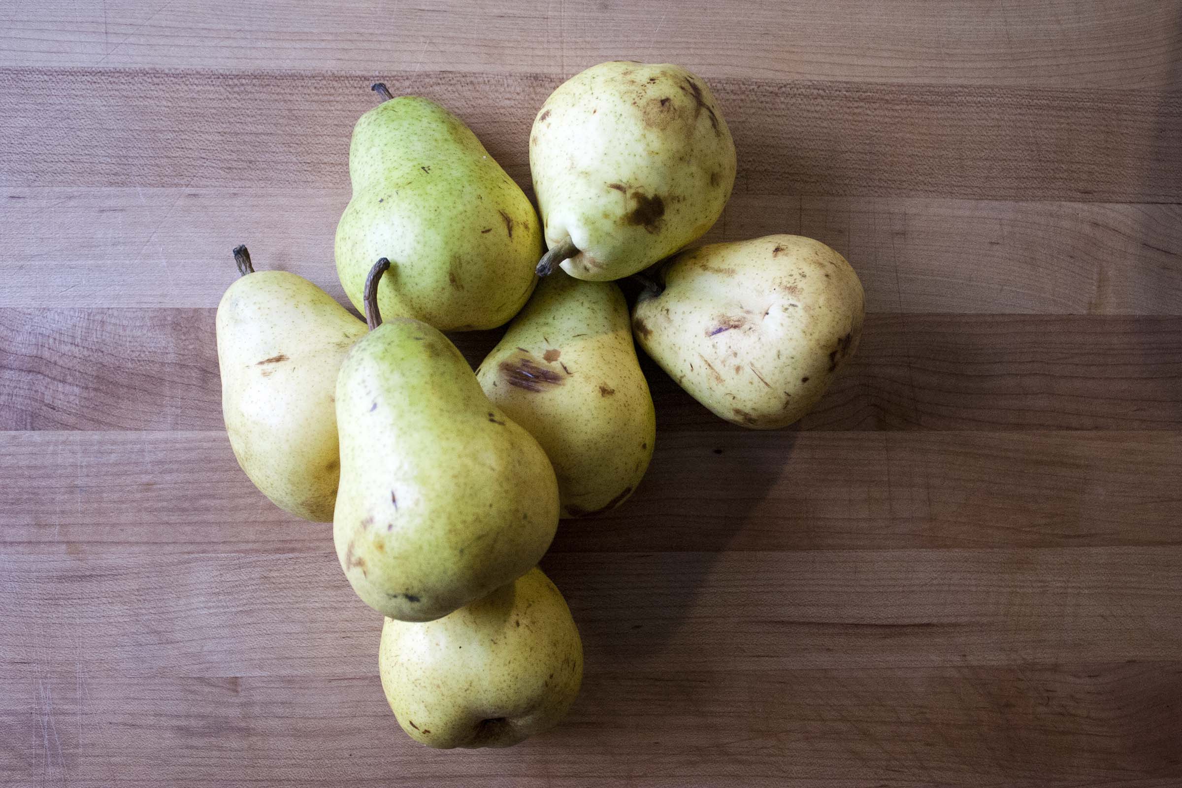 Pears for Vanilla-Spiked Pear Sauce, mashed. I lifeaswecookit.com