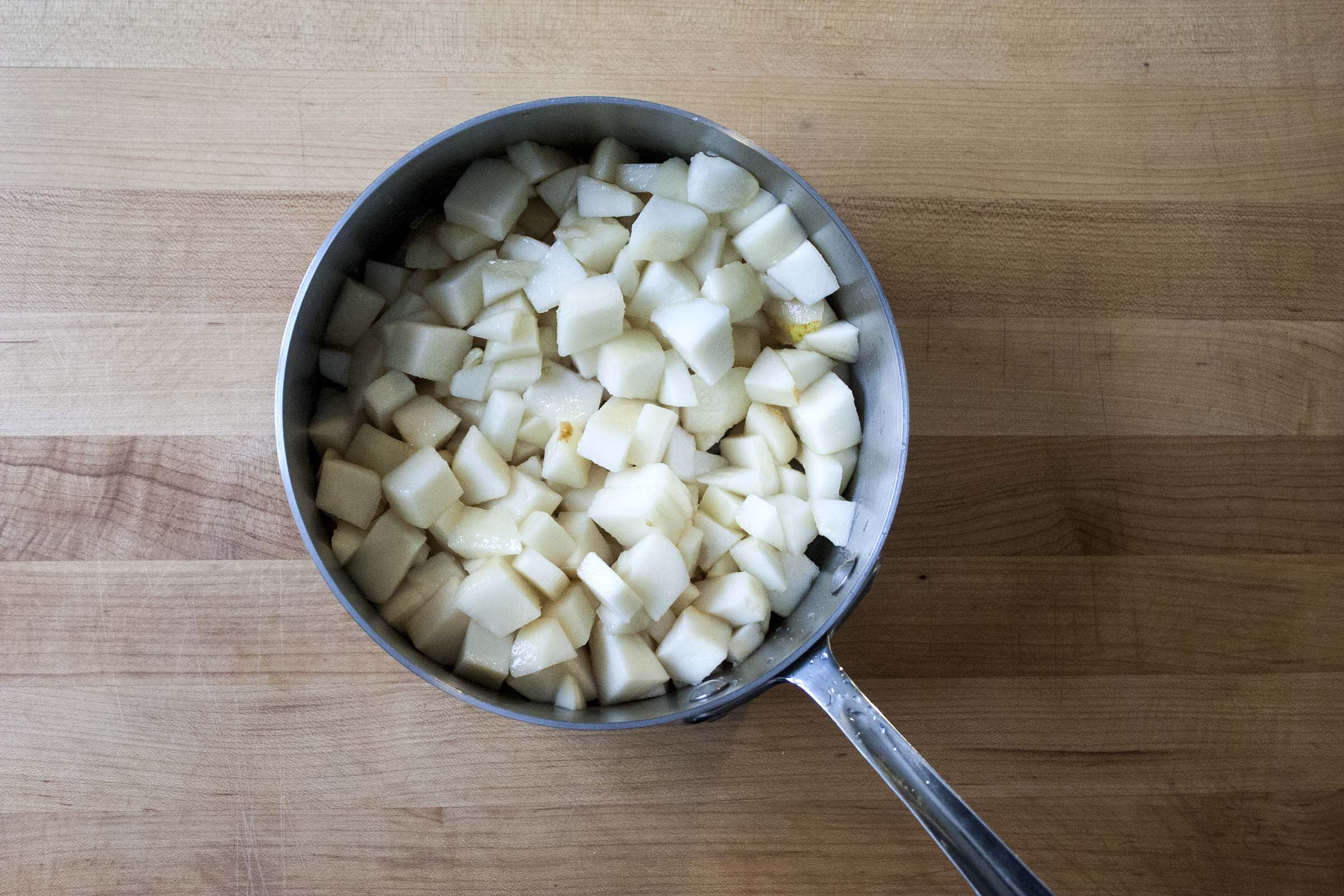 Five Ingredient Vanilla-Spiked Pear Sauce. I lifeaswecookit.com