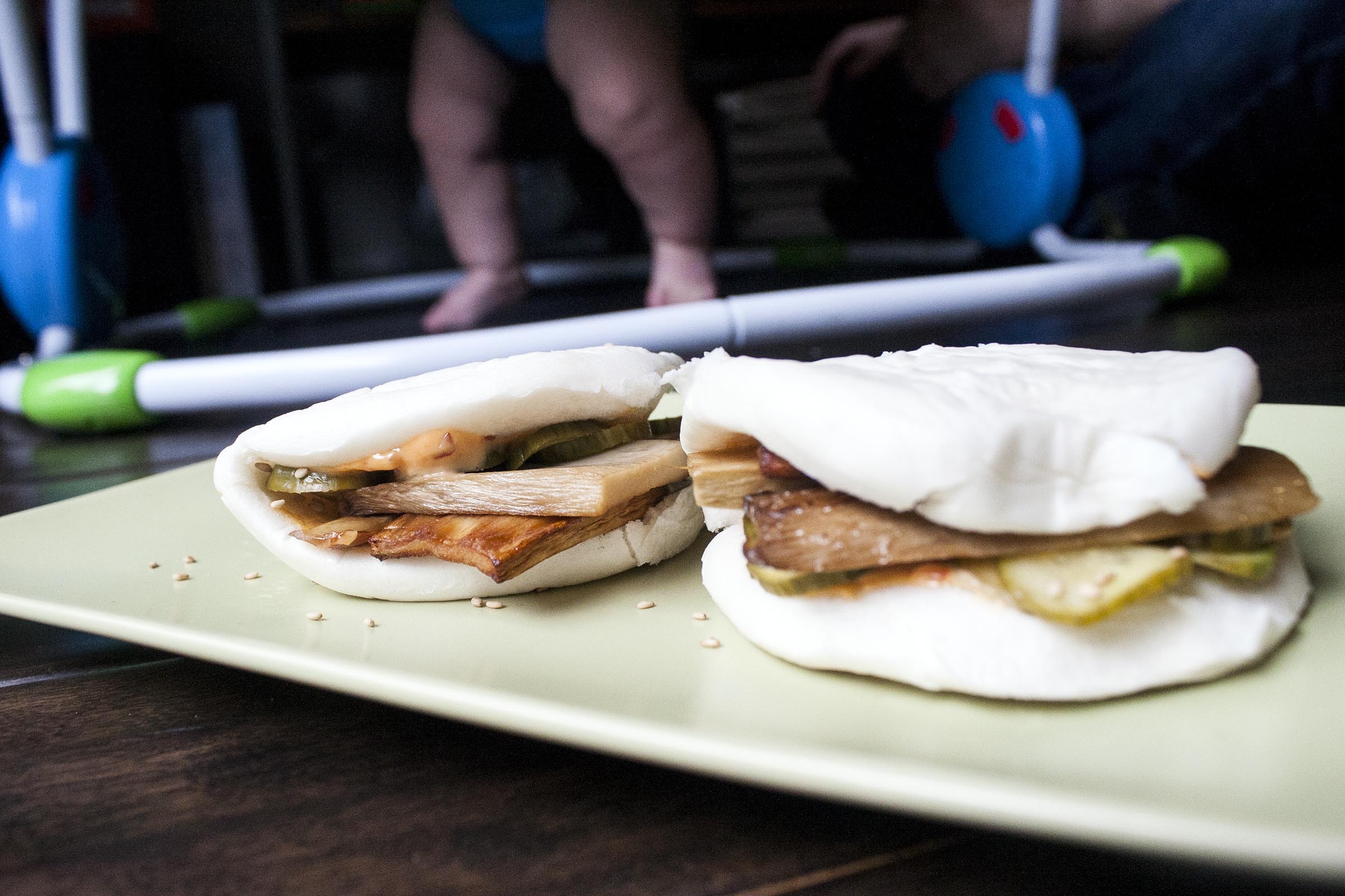 Mushroom Steamed Buns: Sesame Roasted King Mushrooms & Pickle Steamed Buns - vegetarian and make ahead. lifeaswecookit.com