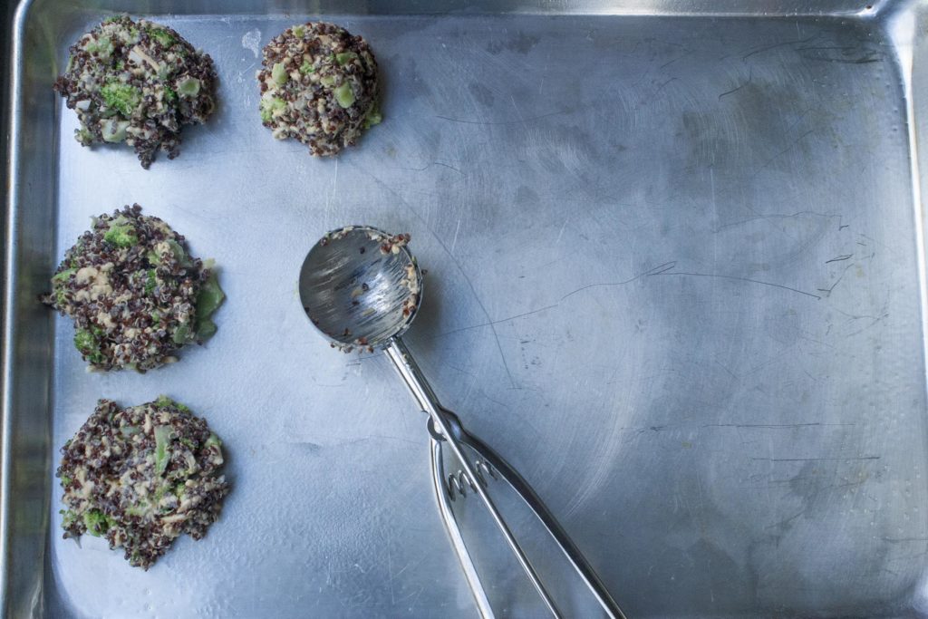 Broccoli Cheddar Quinoa Cakes | Life as we Cook it